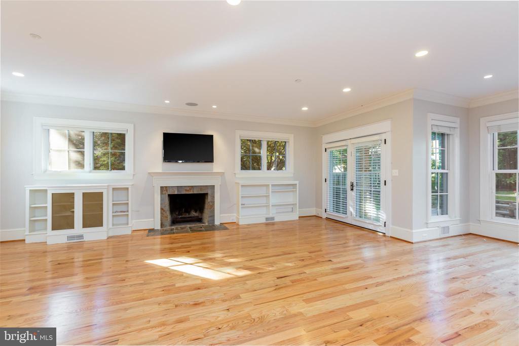 2608 36TH PL NW