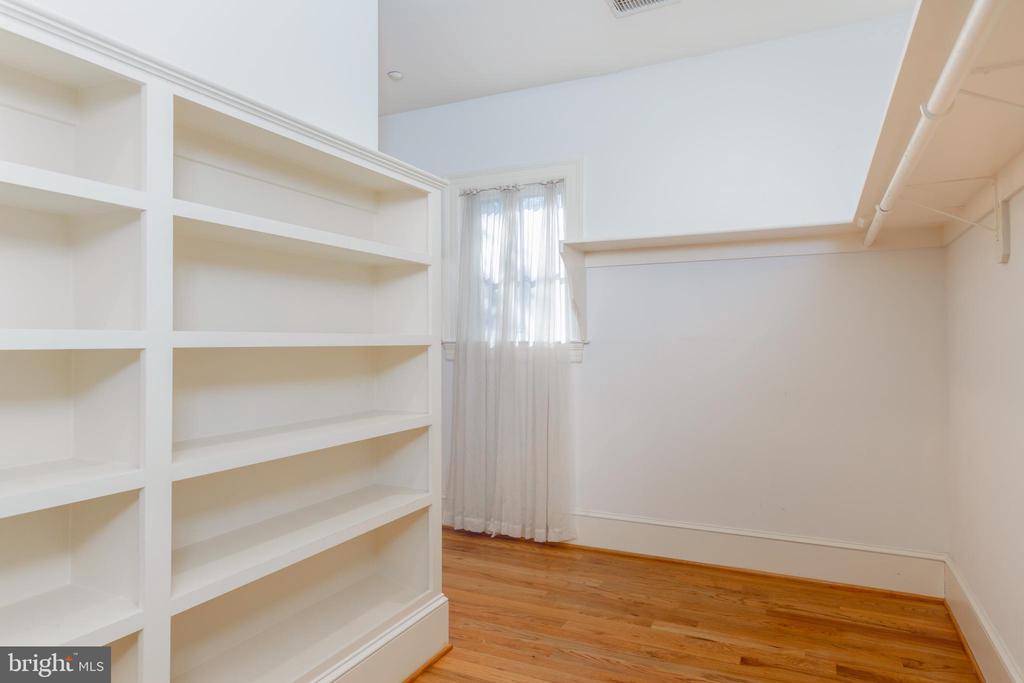 2608 36TH PL NW
