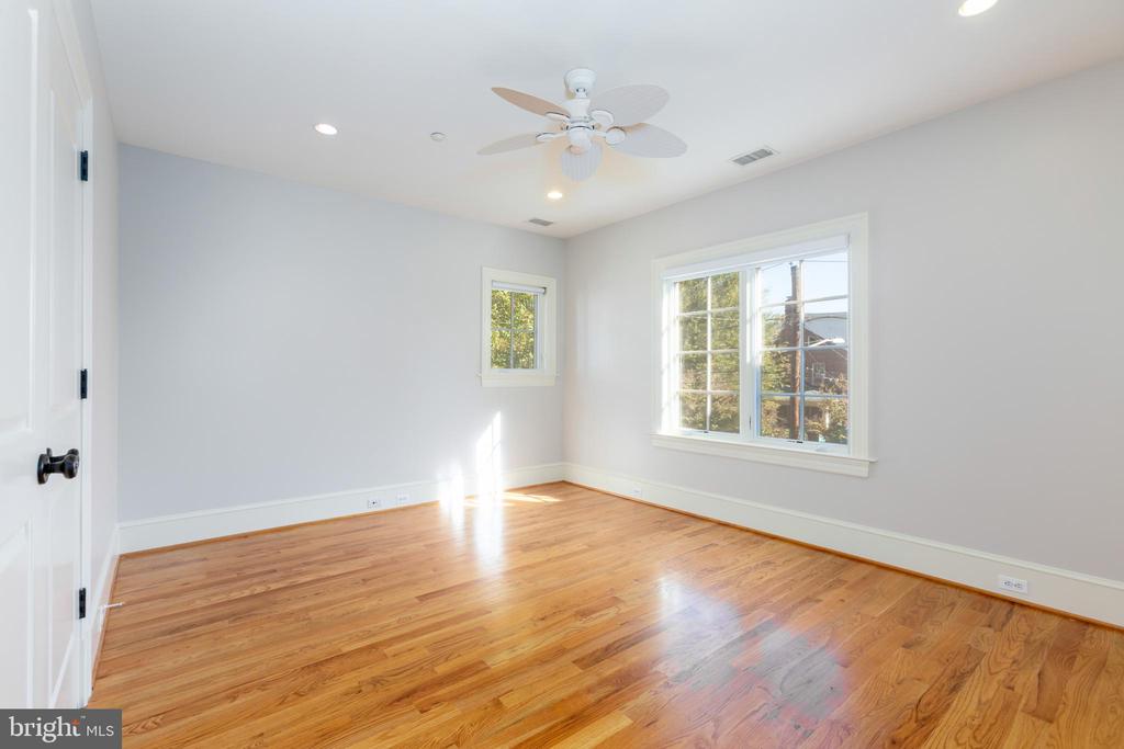 2608 36TH PL NW