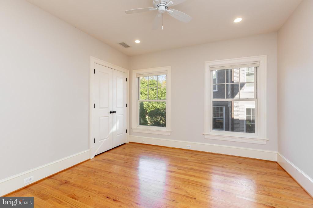 2608 36TH PL NW