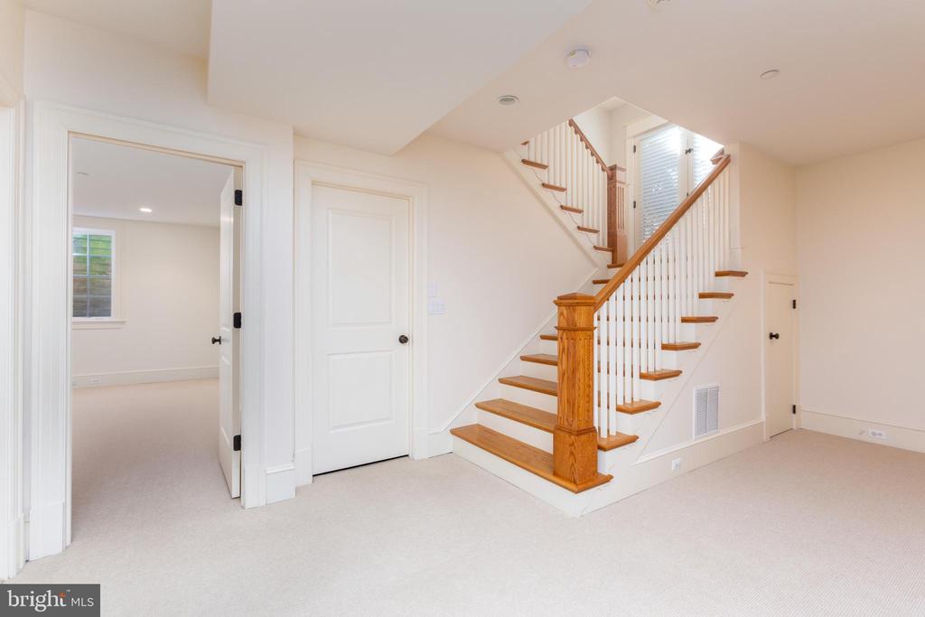 2608 36TH PL NW