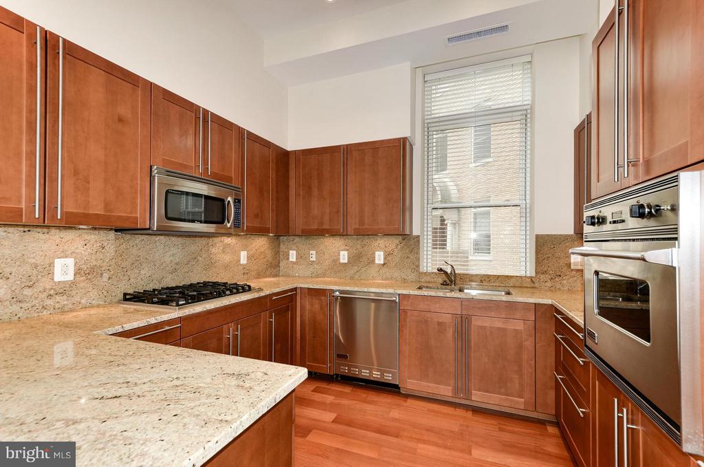 2425 L ST NW #226