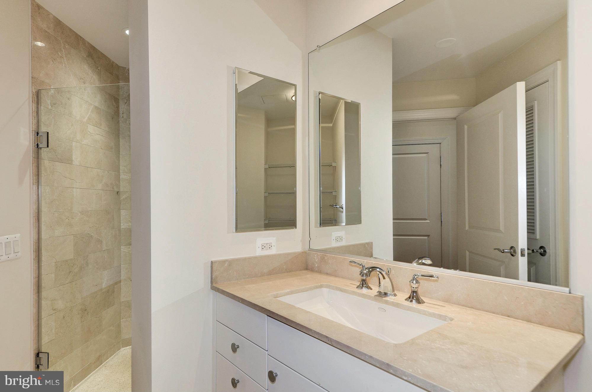 2425 L ST NW #226