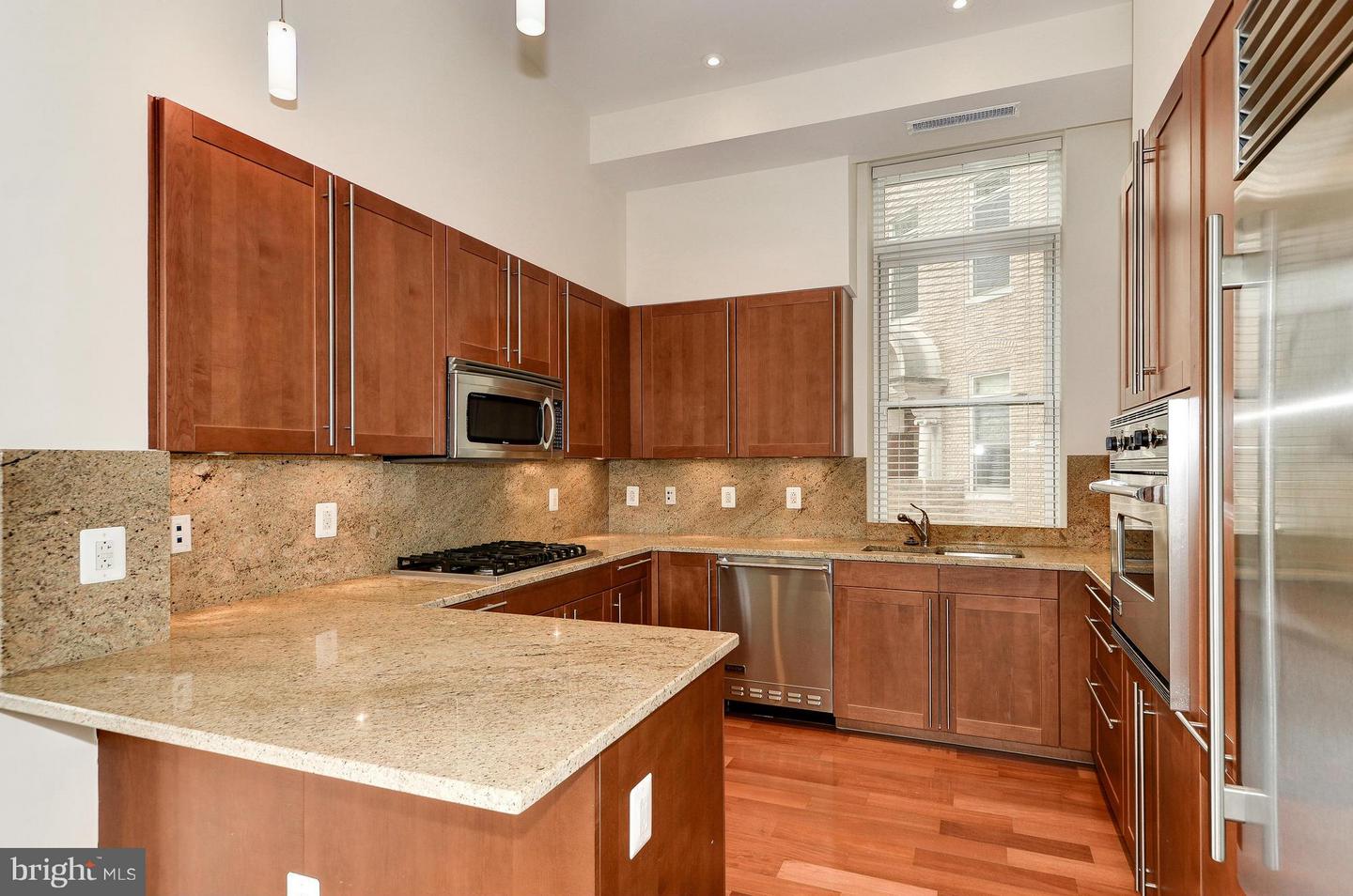 2425 L ST NW #226
