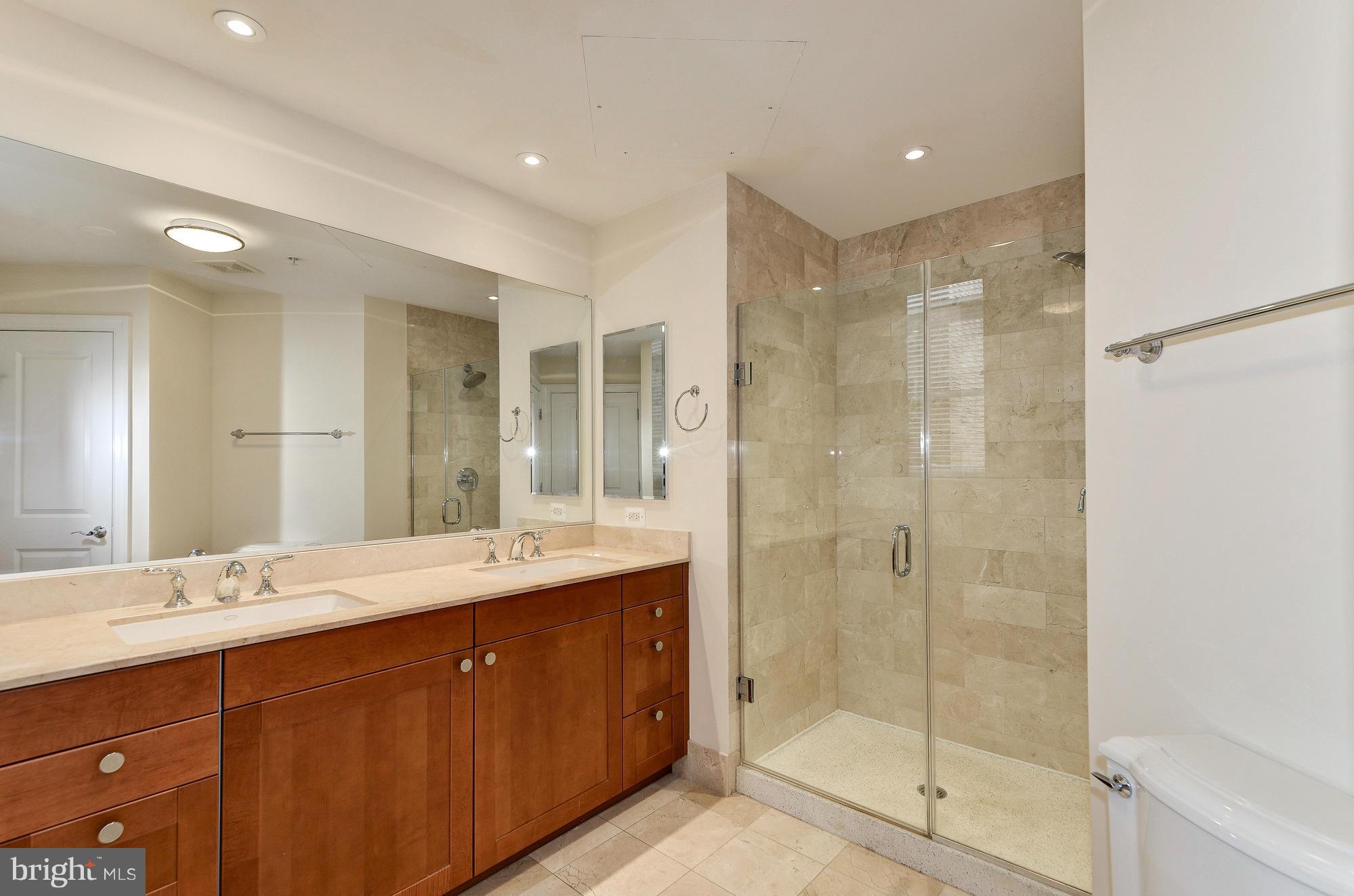 2425 L ST NW #226