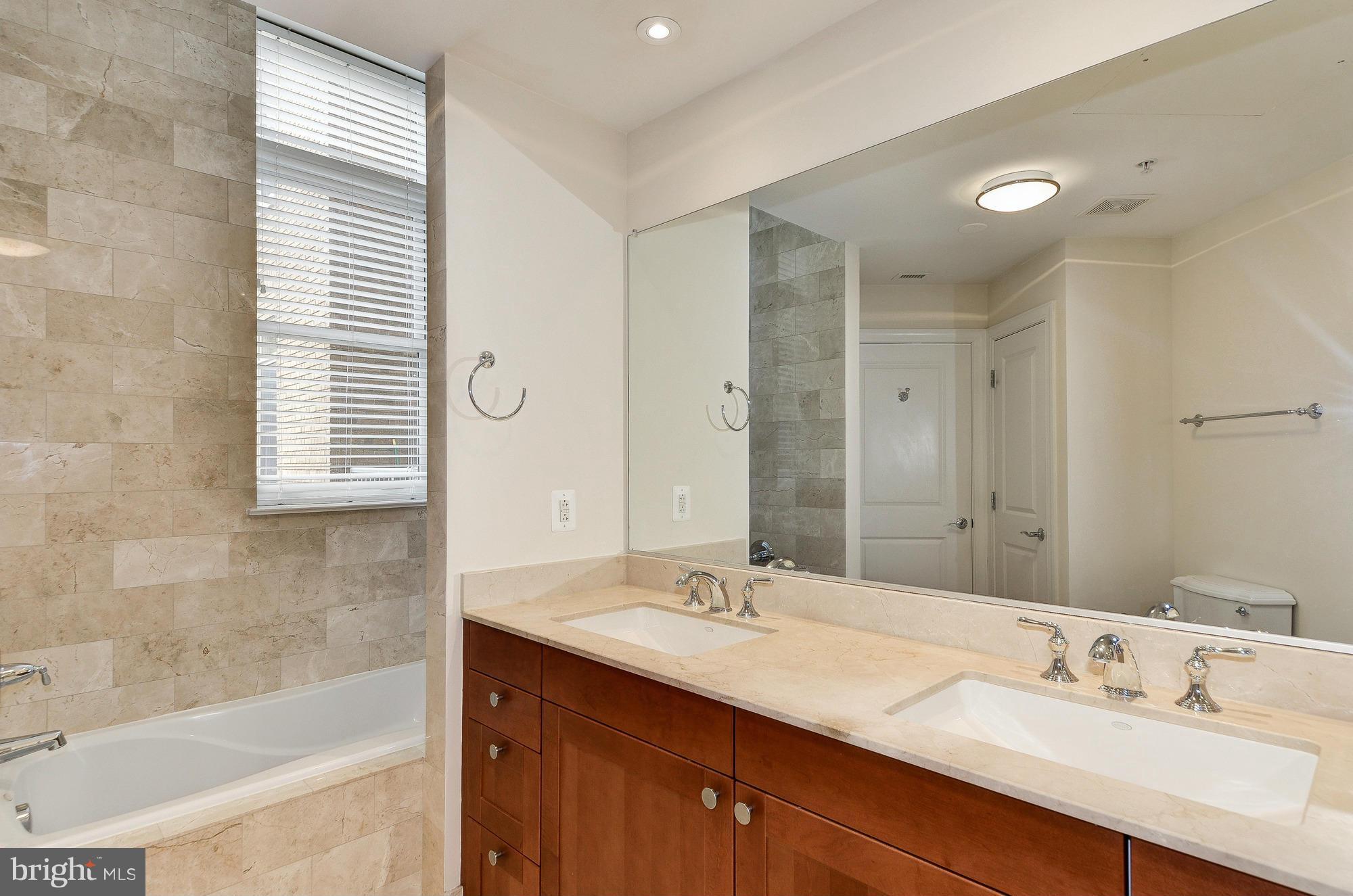 2425 L ST NW #226