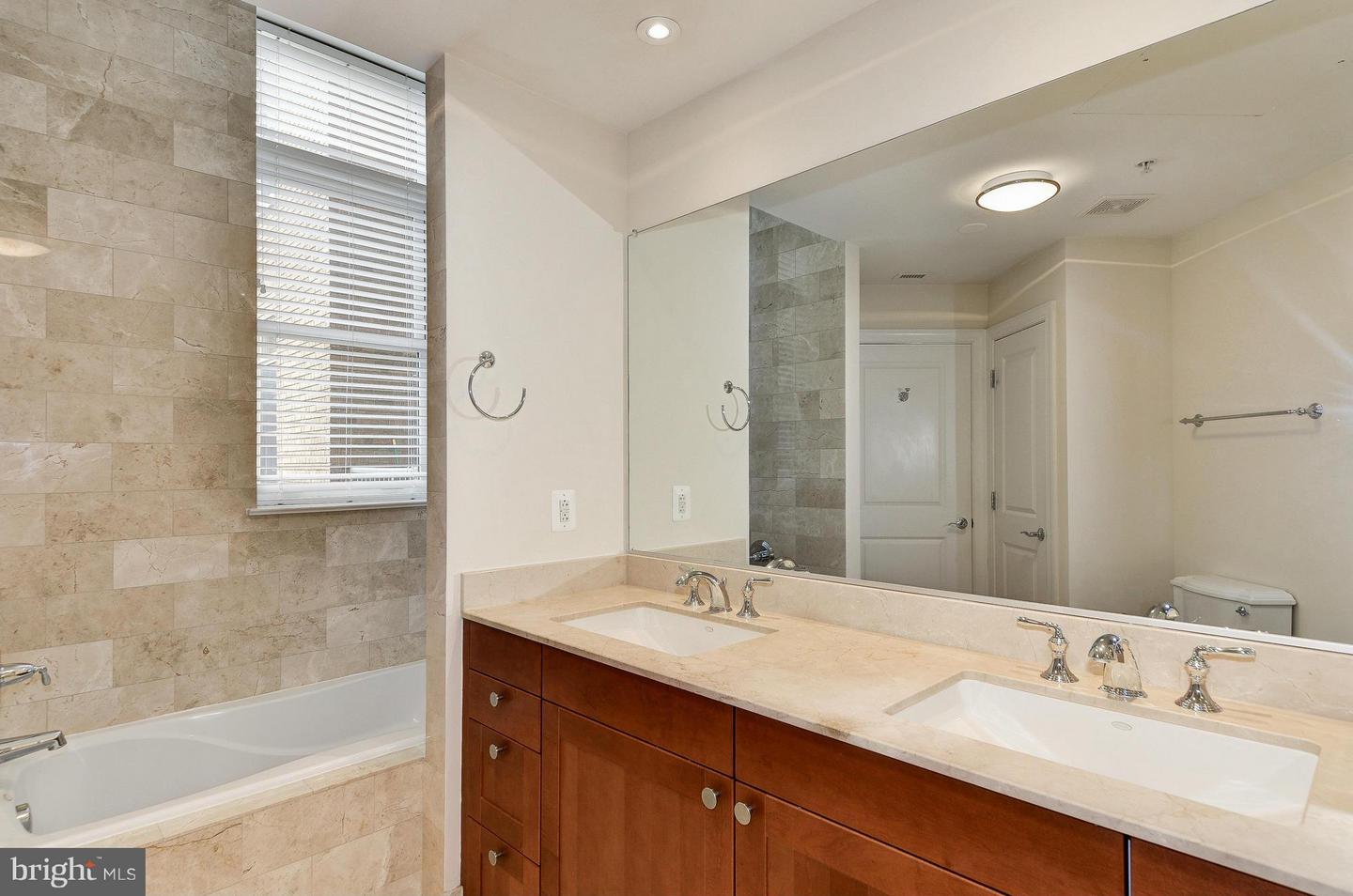 2425 L ST NW #226