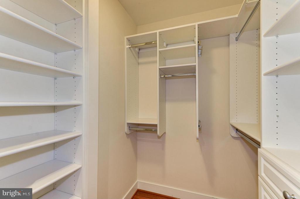 2425 L ST NW #226