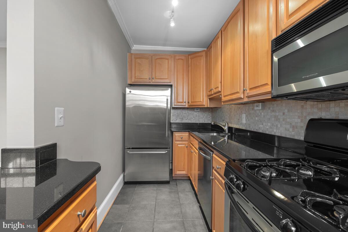 3024 WISCONSIN AVE NW #103