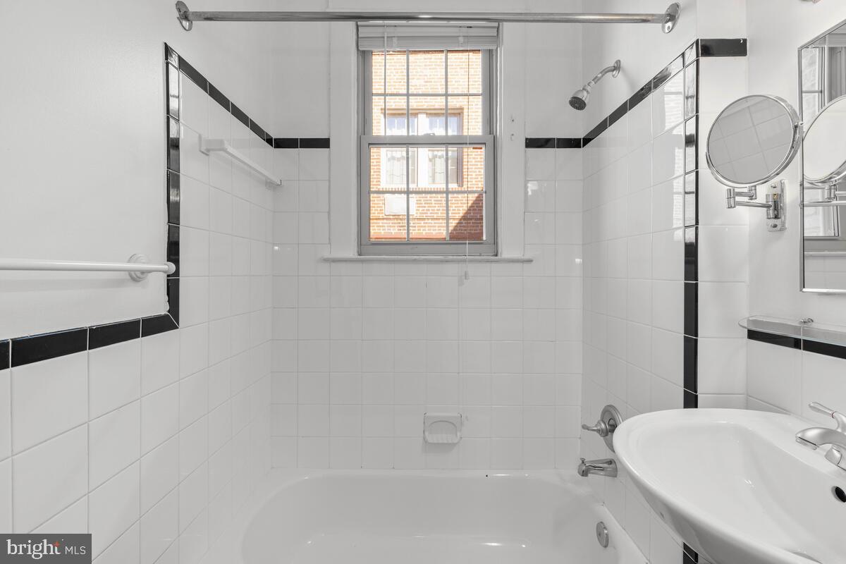 3024 WISCONSIN AVE NW #103