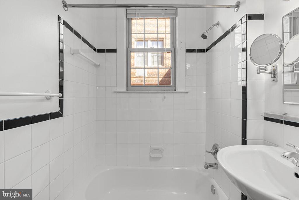 3024 WISCONSIN AVE NW #103