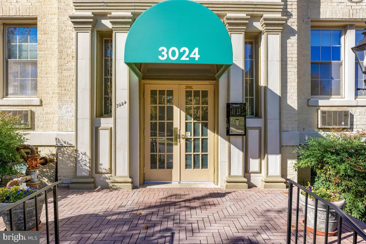 3024 WISCONSIN AVE NW #103