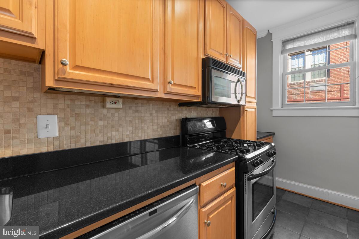 3024 WISCONSIN AVE NW #103