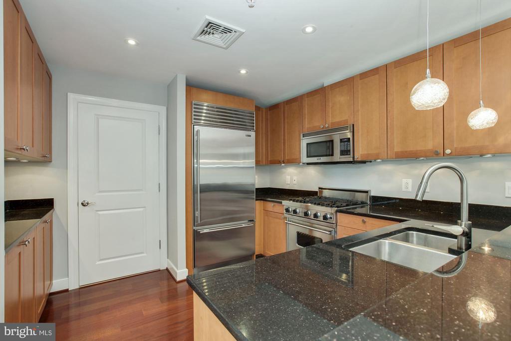 2425 L ST NW #412