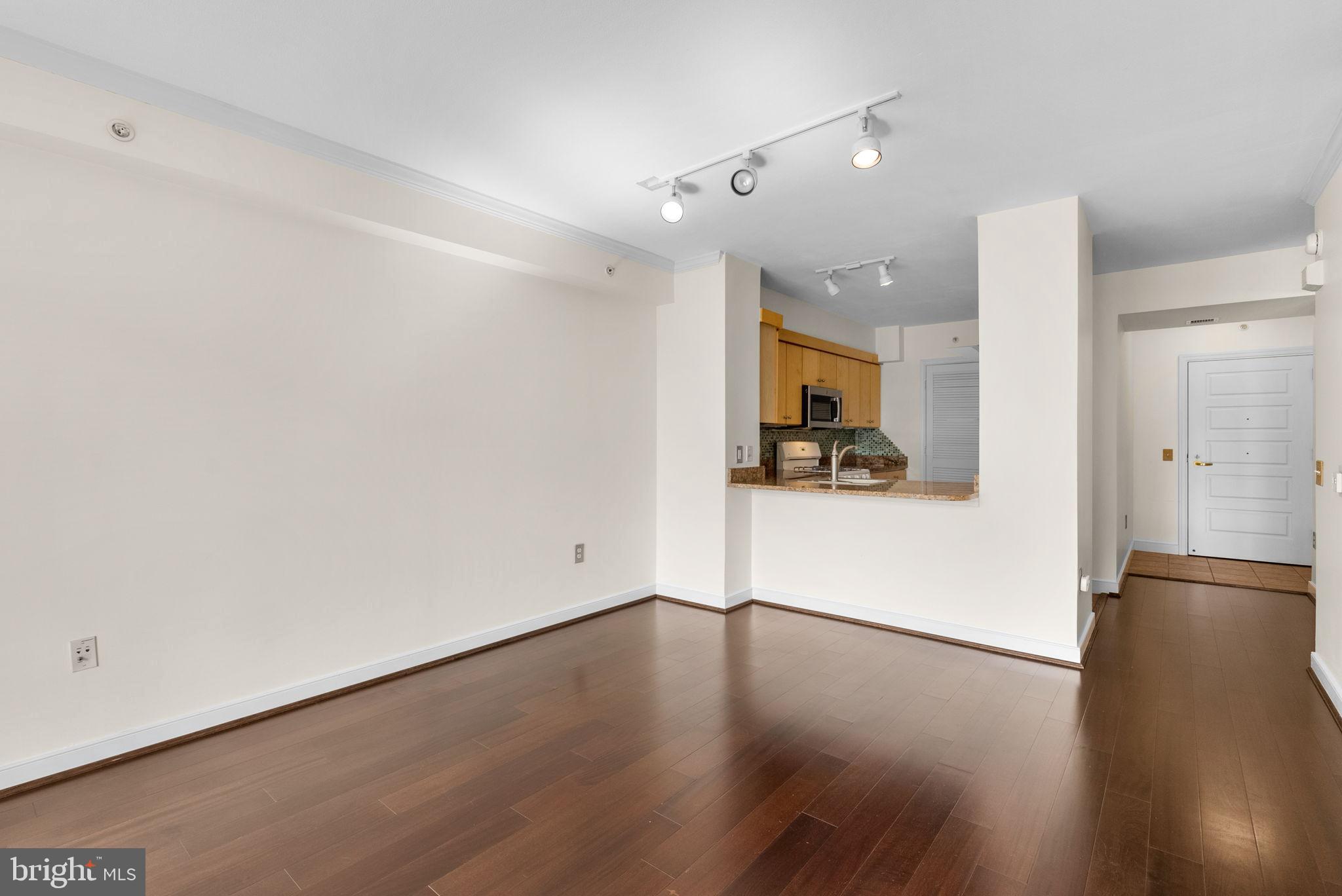 631 D STREET NW 1129