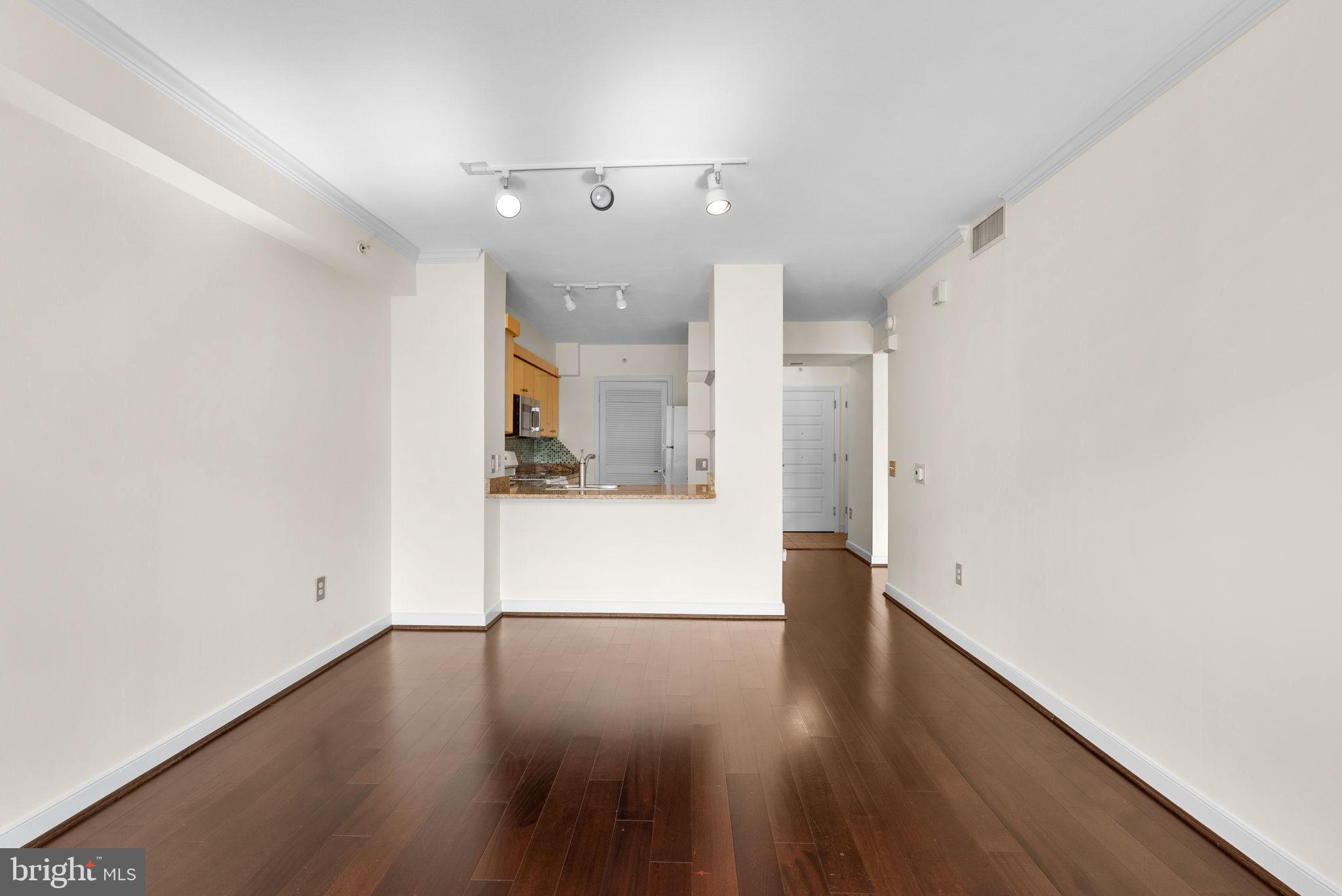 631 D STREET NW 1129