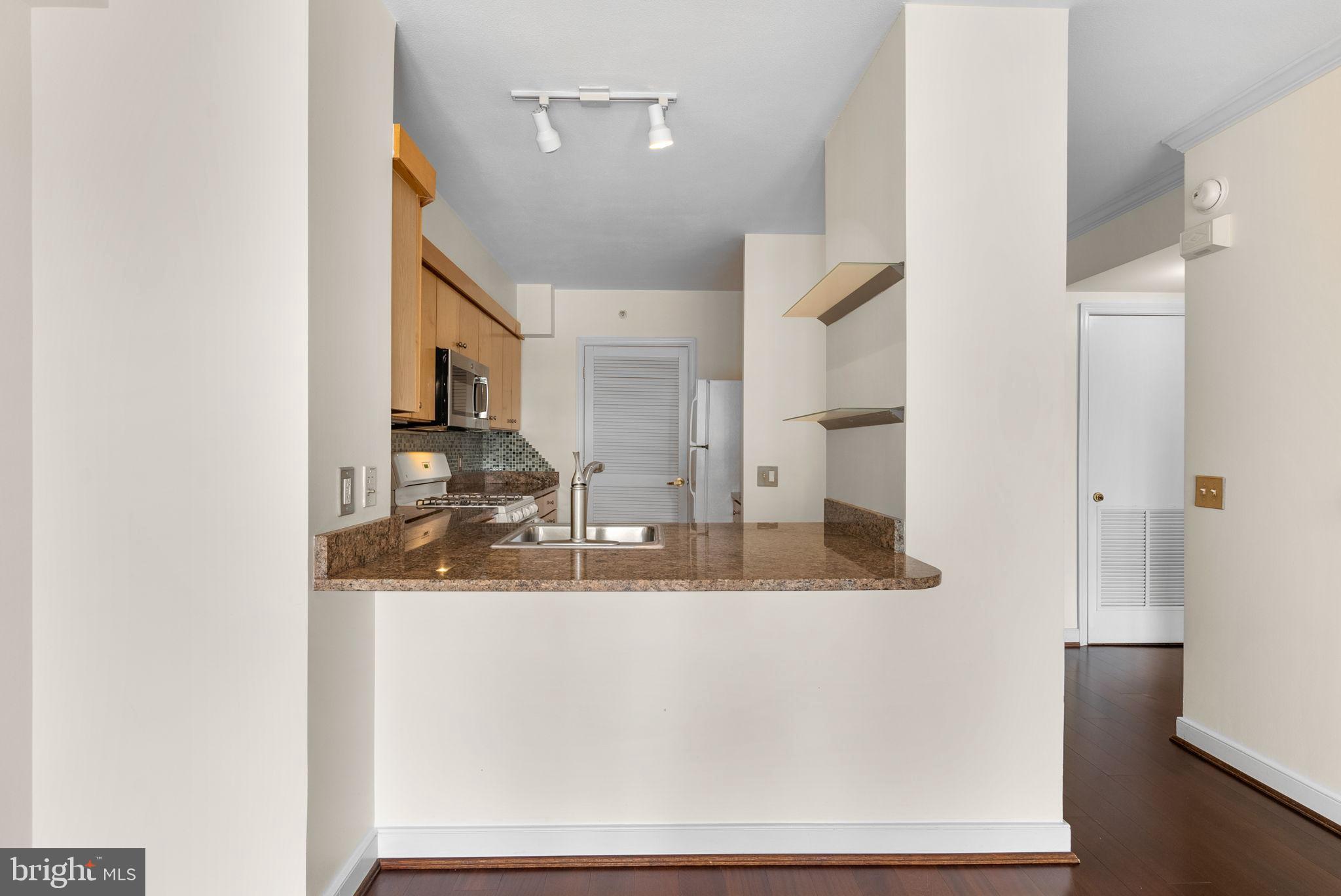 631 D STREET NW 1129