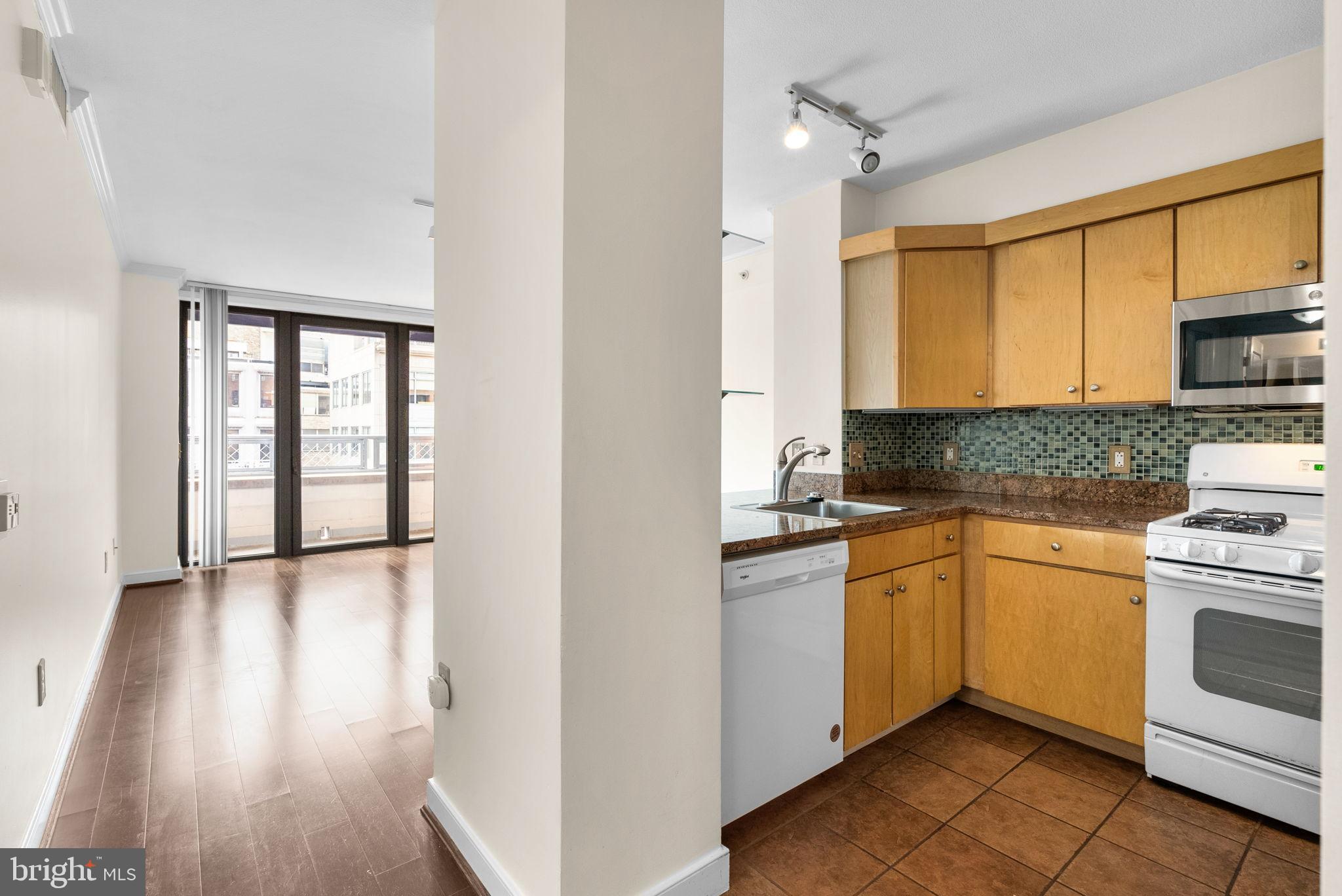 631 D STREET NW 1129