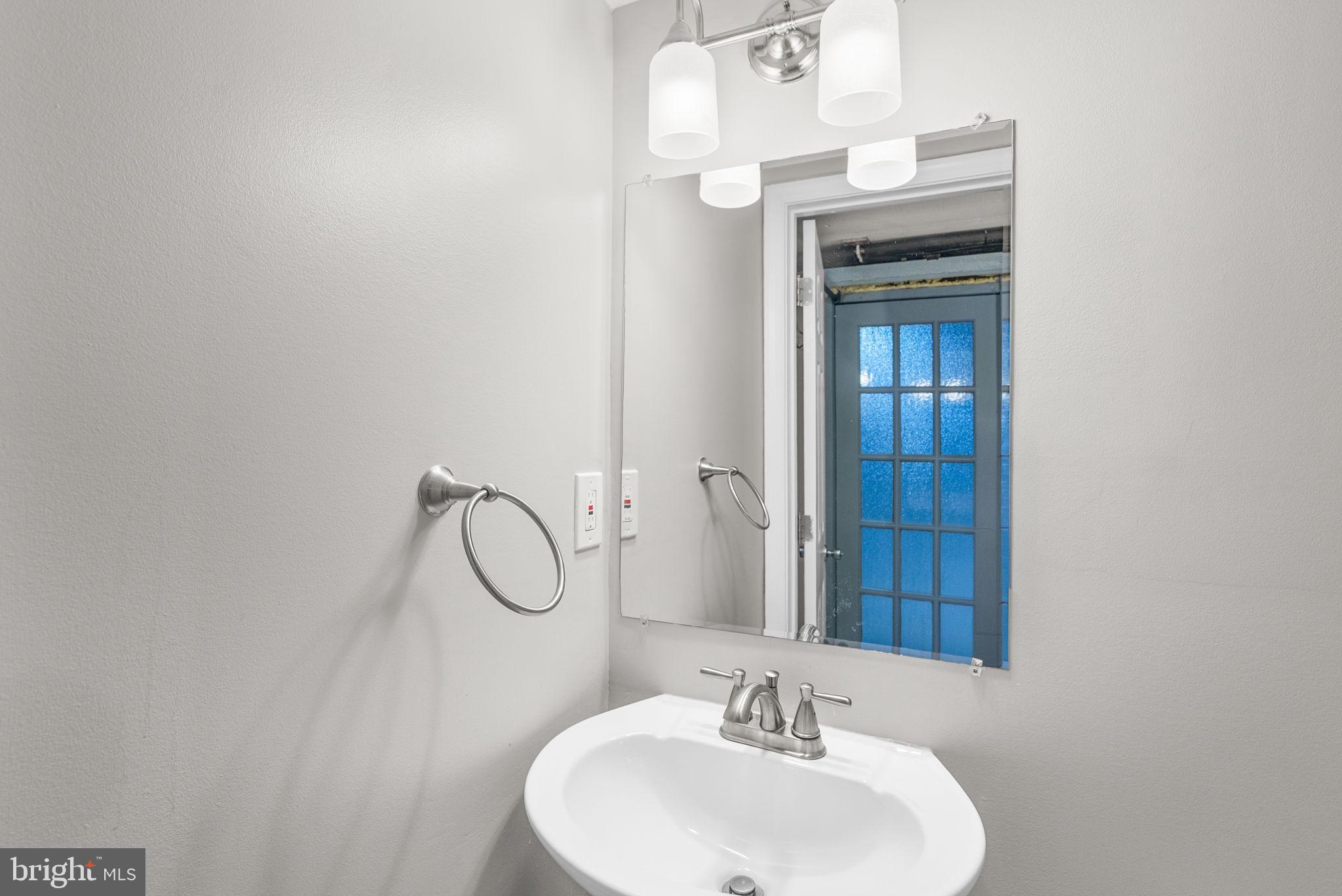 24 GALLATIN STREET NW