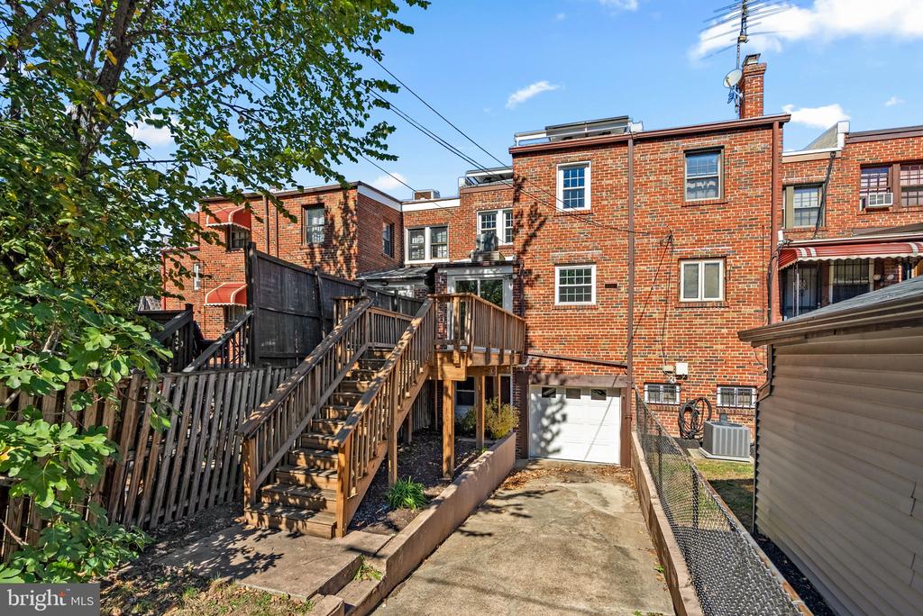 24 GALLATIN STREET NW