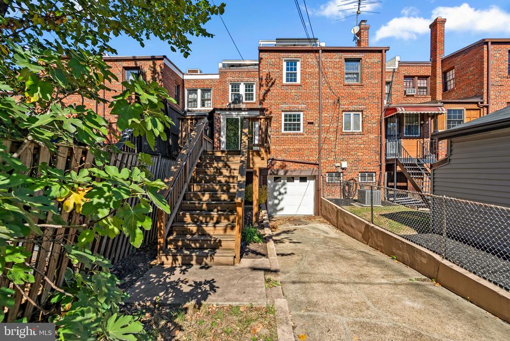 24 GALLATIN STREET NW