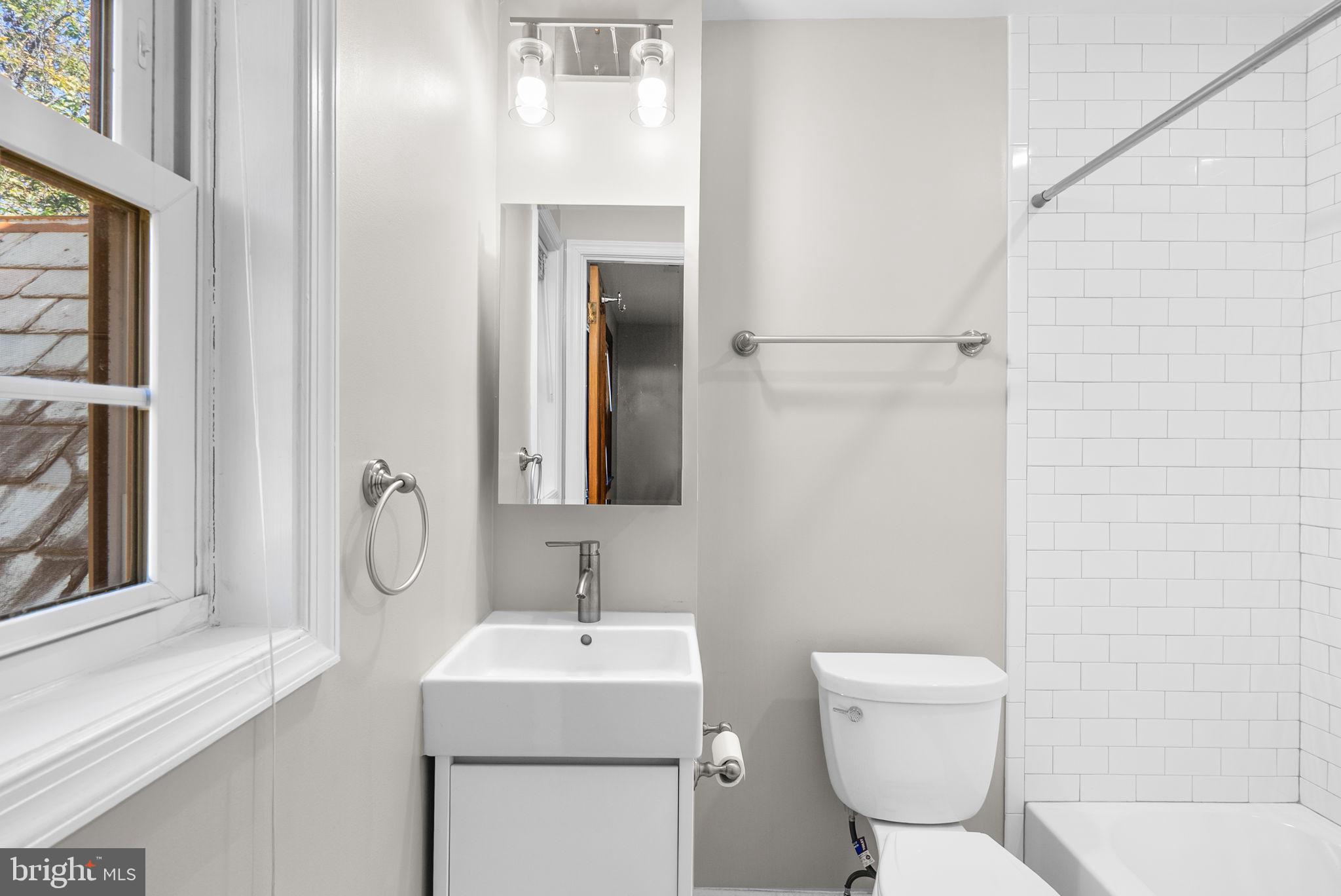 24 GALLATIN STREET NW