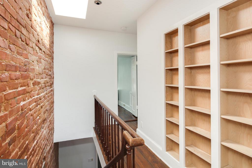 1211 35TH STREET NW