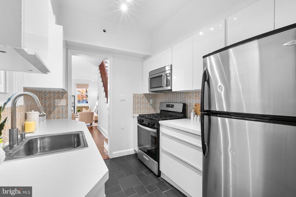 1211 35TH STREET NW