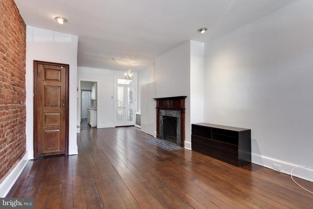 1211 35TH STREET NW