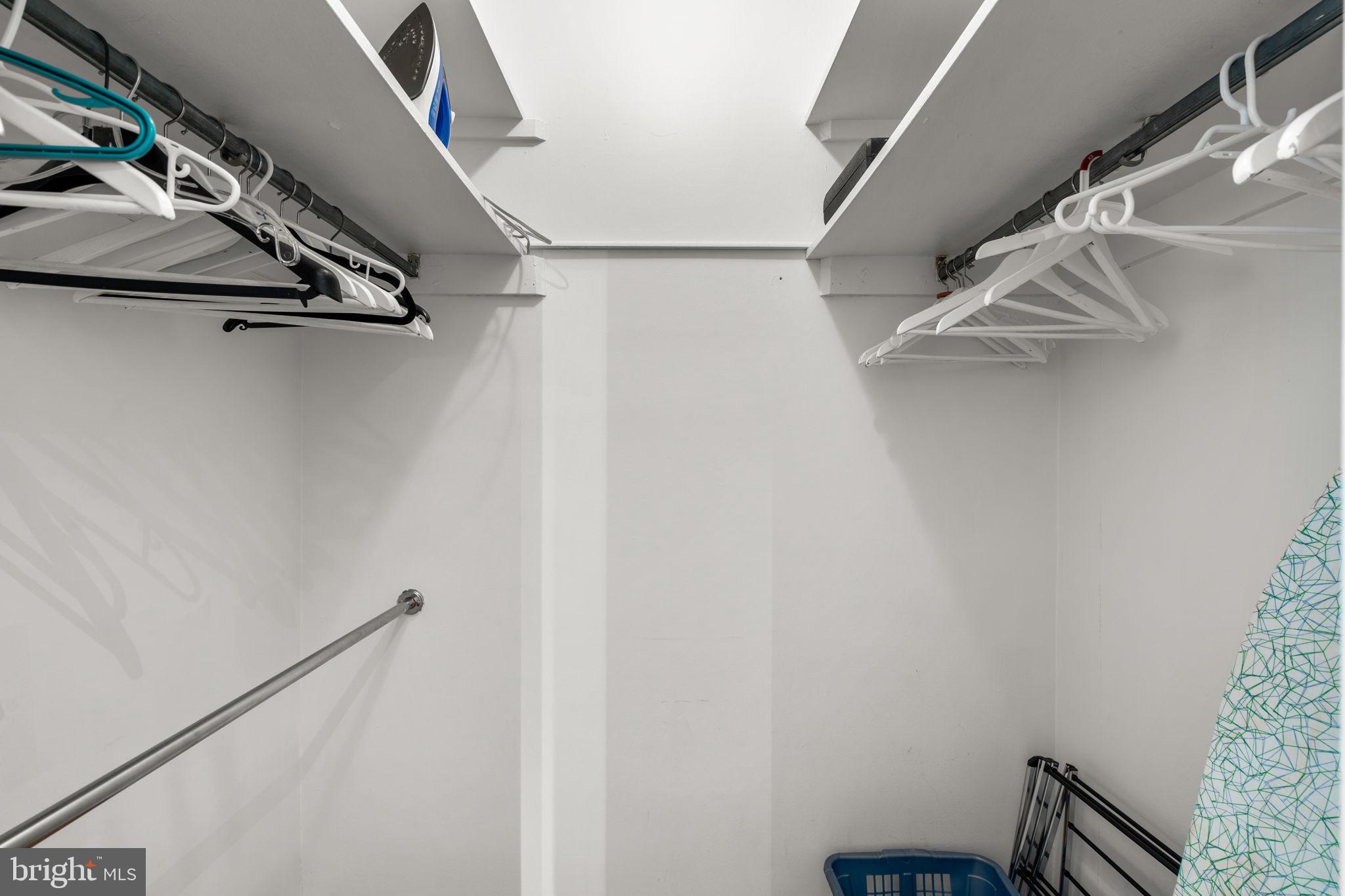 1435 4TH STREET SW B211