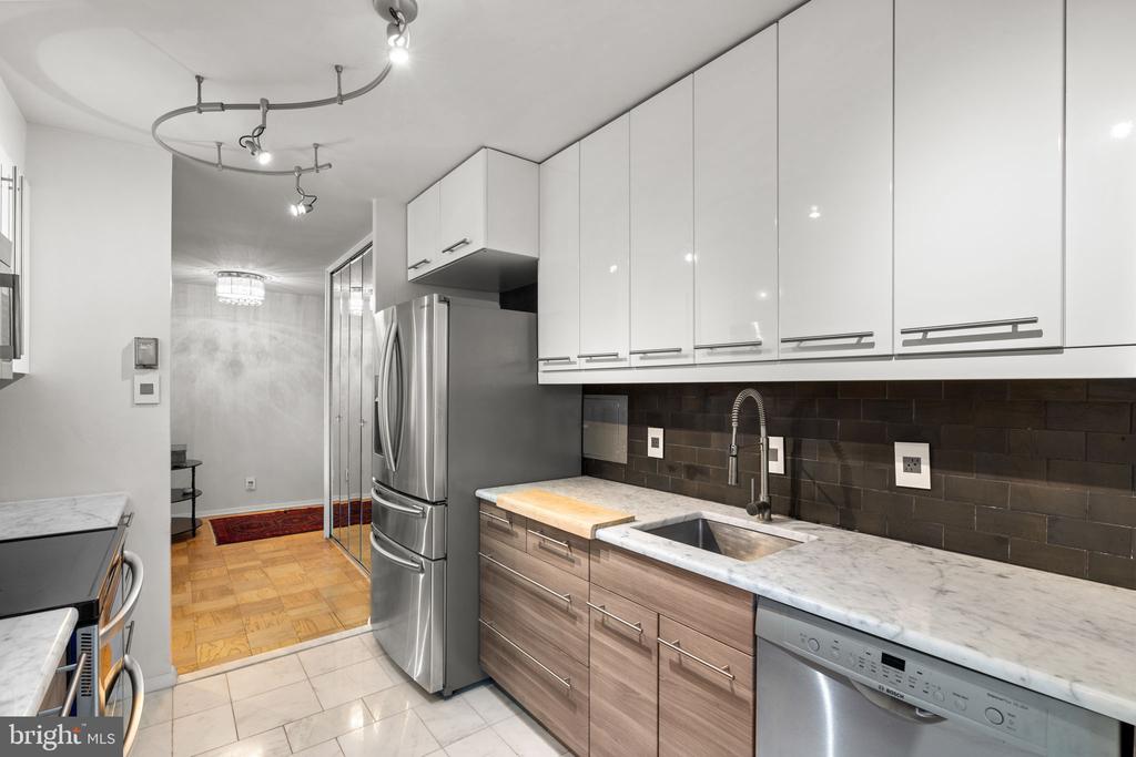 1435 4TH STREET SW B211