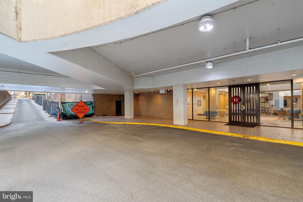 1435 4TH STREET SW B211
