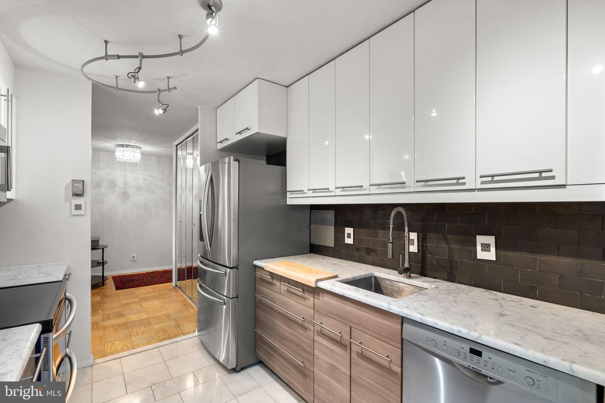 1435 4TH STREET SW B211