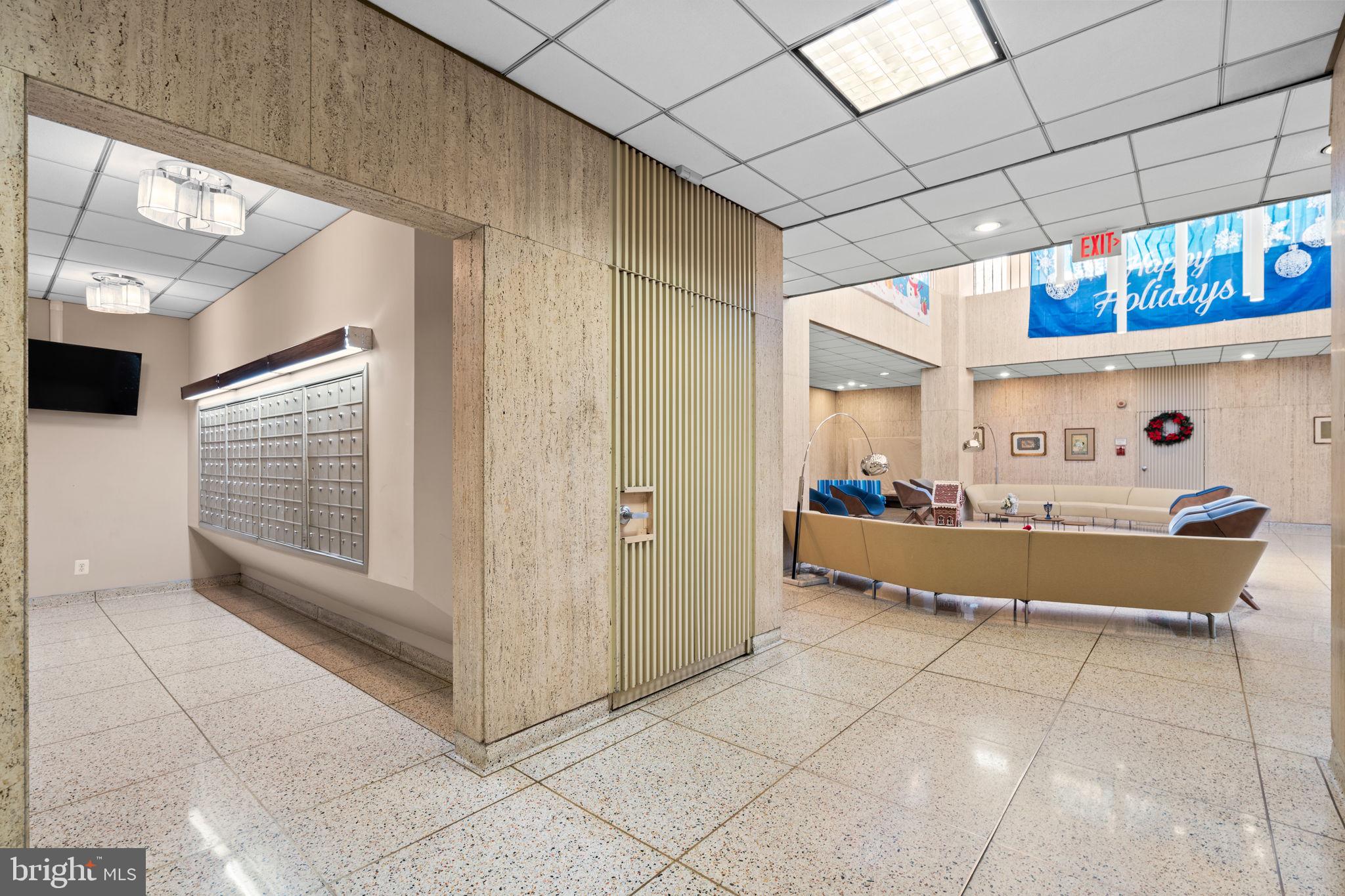 1435 4TH STREET SW B211