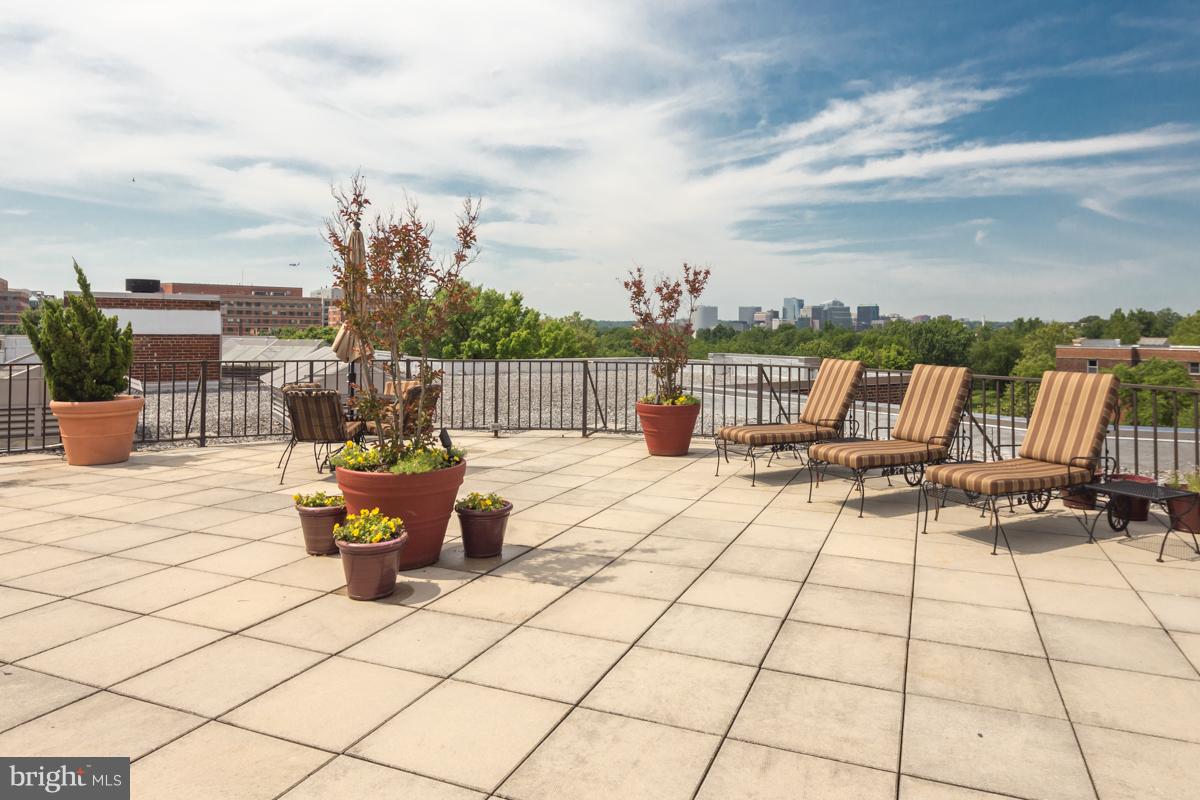 2500 Q STREET NW 216