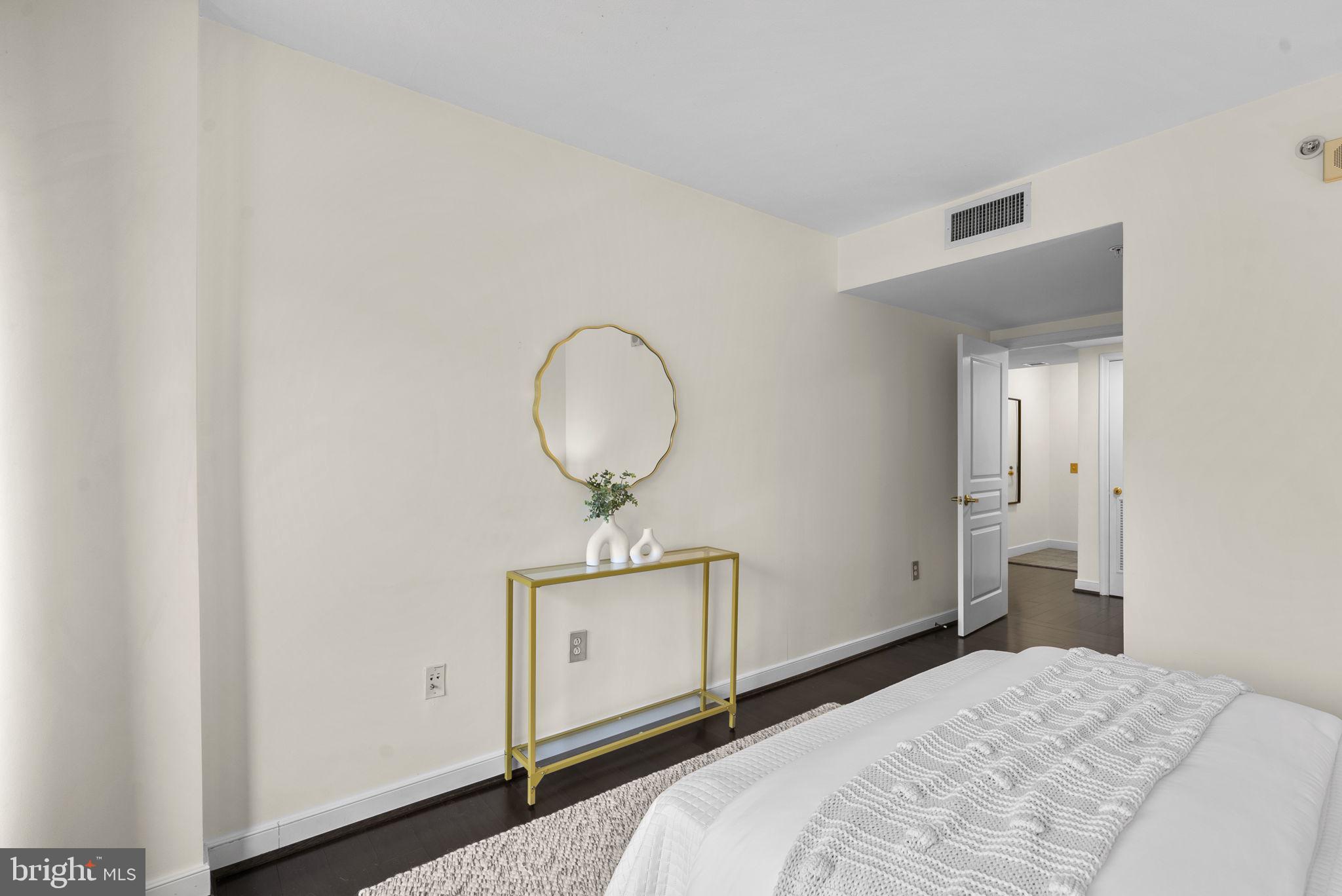 631 D STREET NW 1129