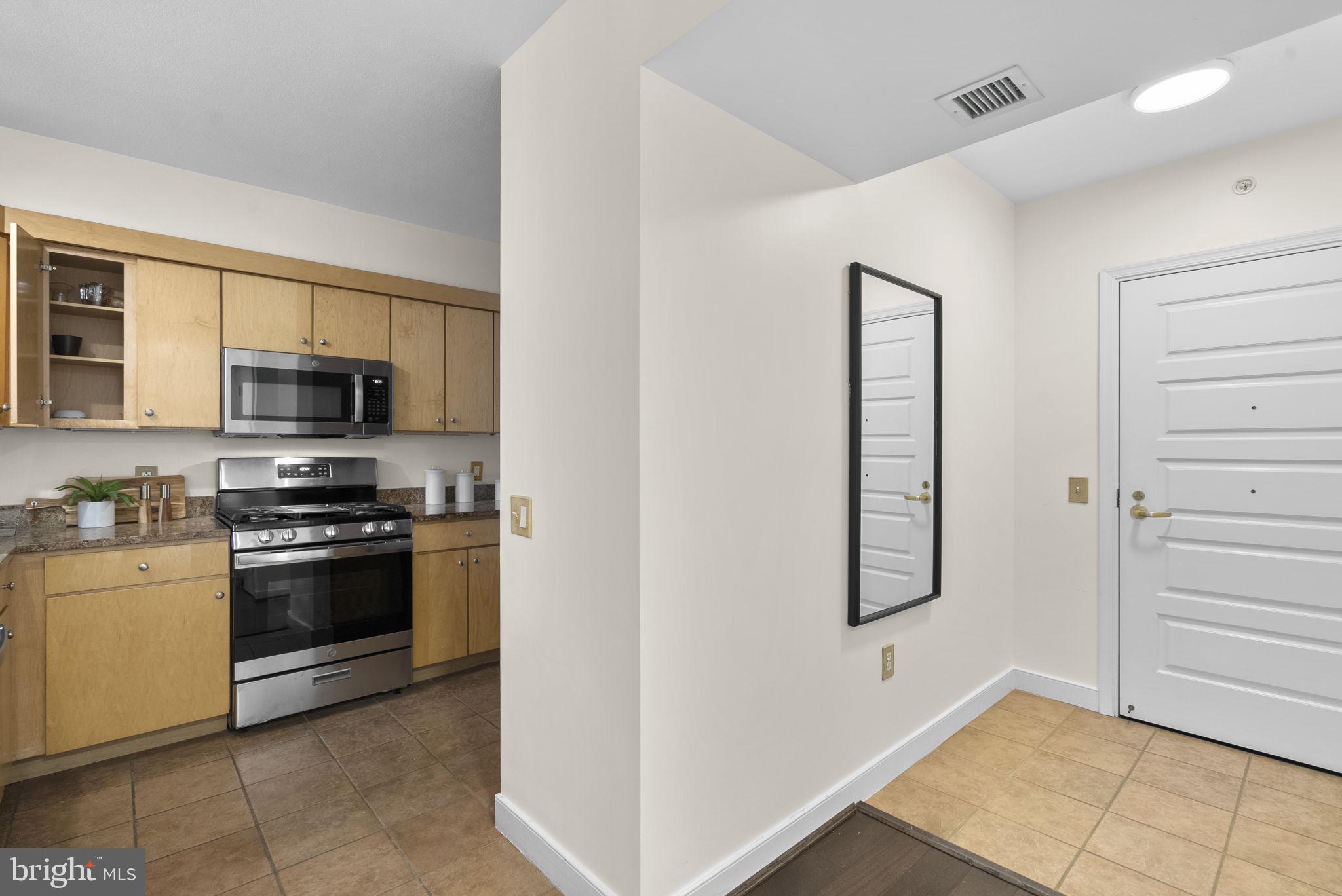 631 D STREET NW 1129