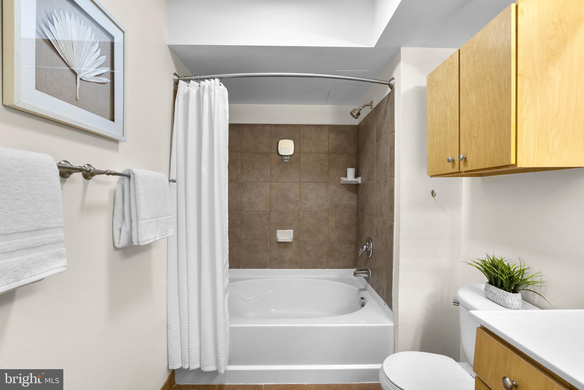 631 D STREET NW 1129