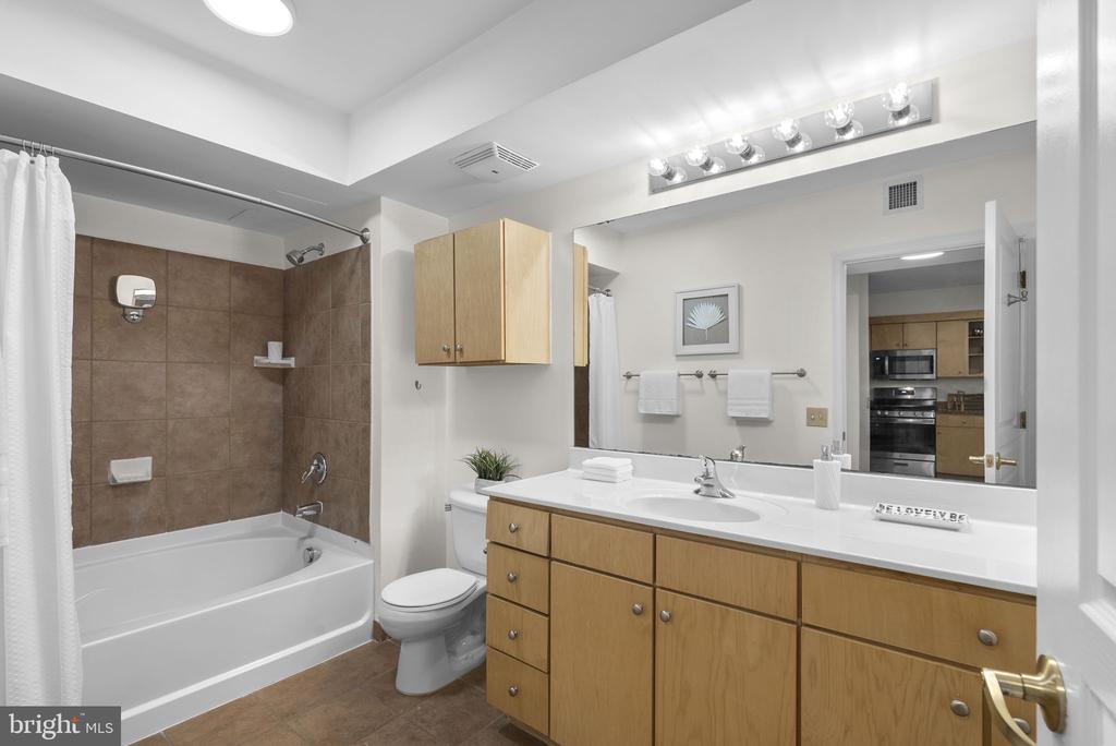 631 D STREET NW 1129