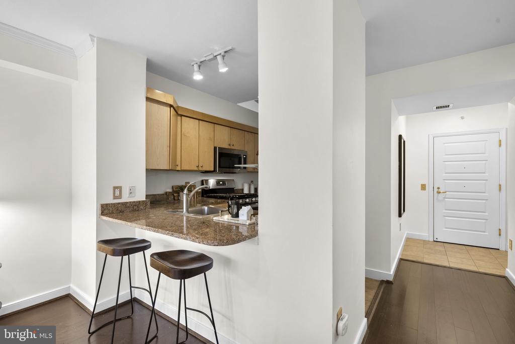 631 D STREET NW 1129