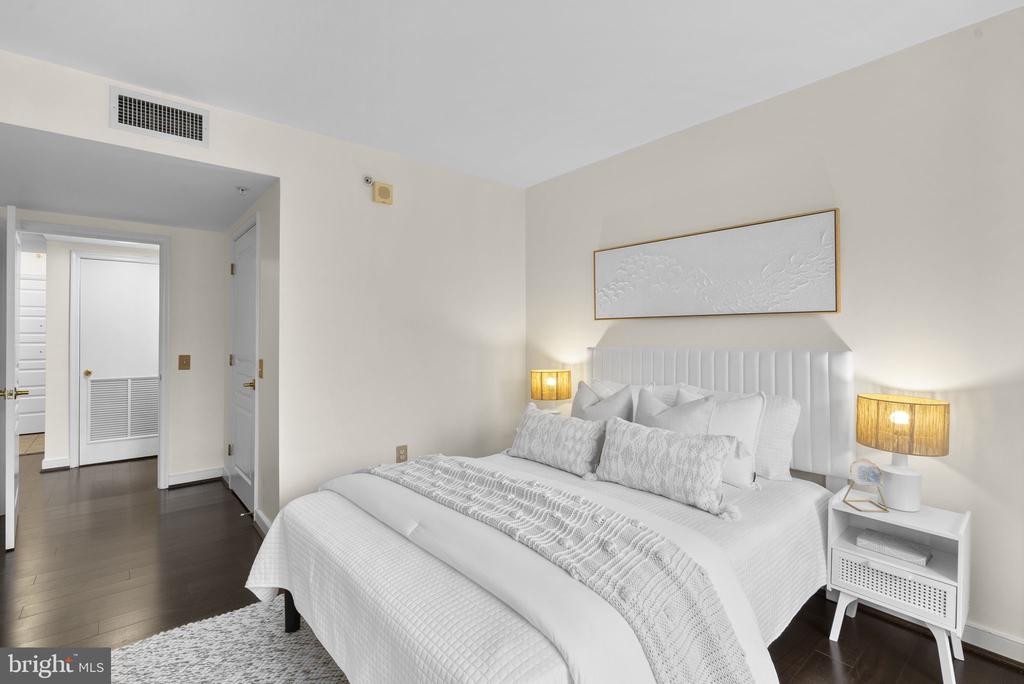 631 D STREET NW 1129