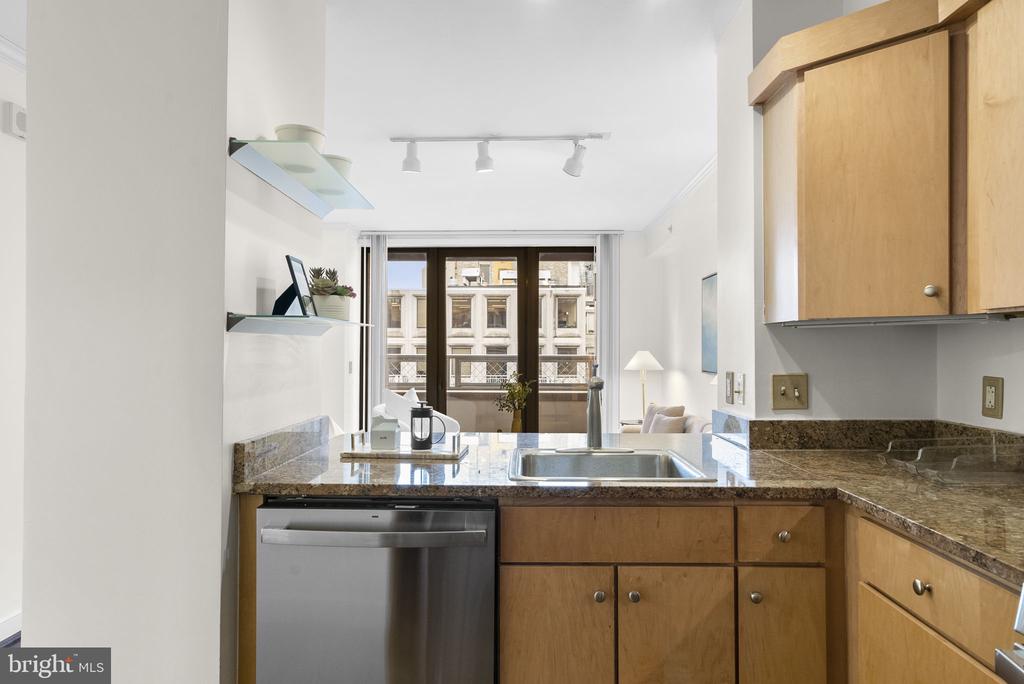 631 D STREET NW 1129