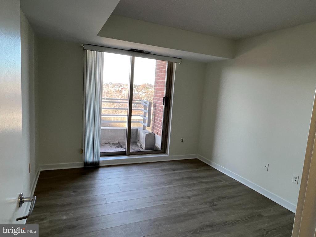 1275 25TH STREET NW Unit: 711