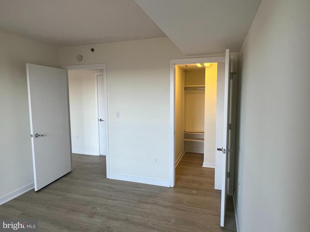1275 25TH STREET NW Unit: 711