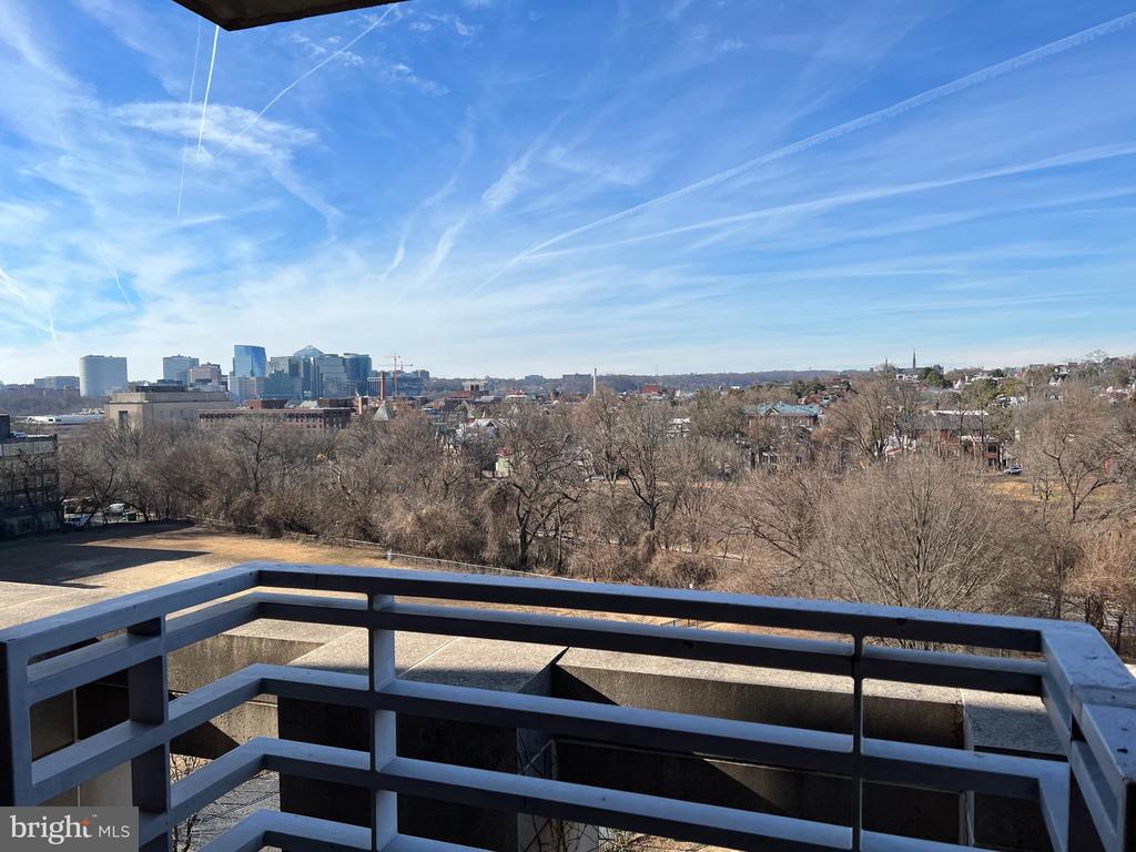 1275 25TH STREET NW Unit: 711
