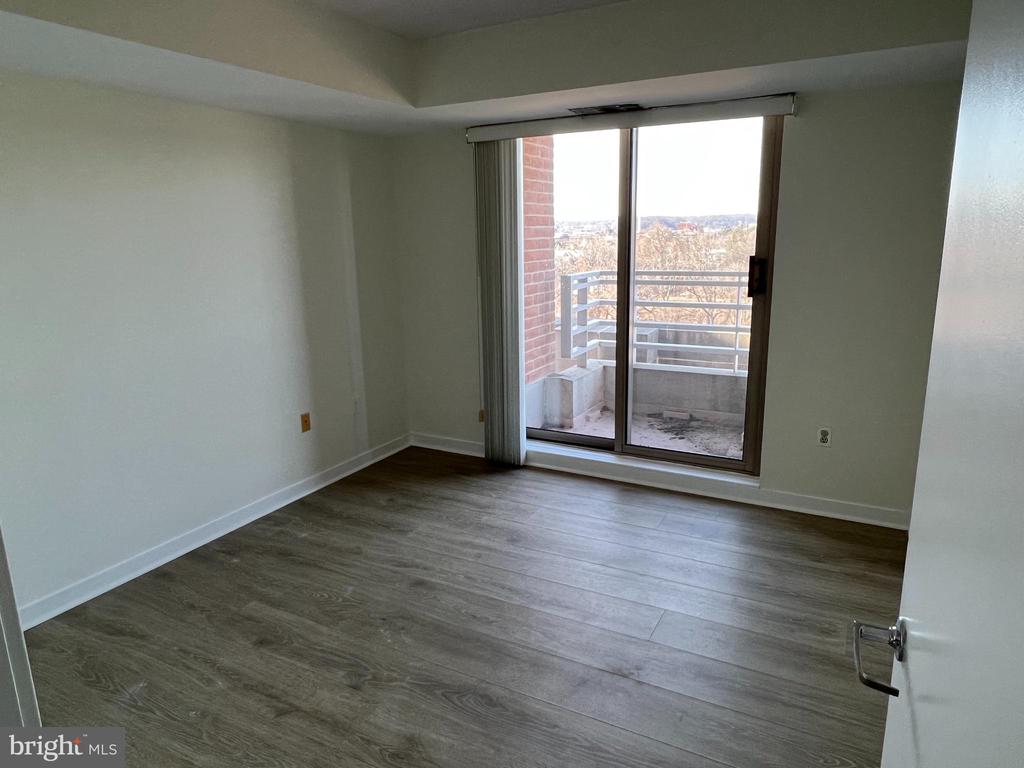 1275 25TH STREET NW Unit: 711