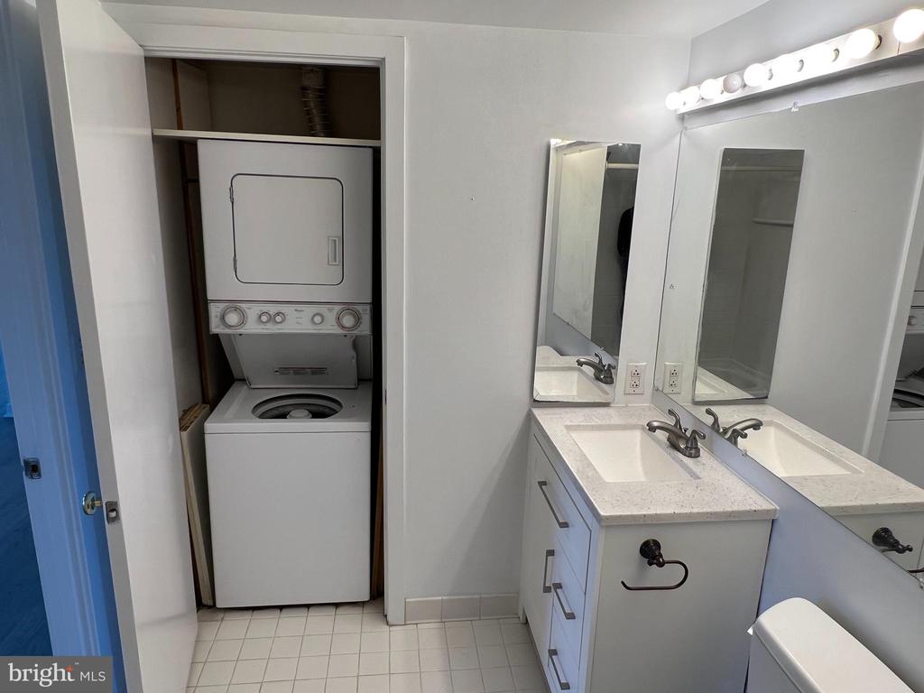 1275 25TH STREET NW Unit: 711