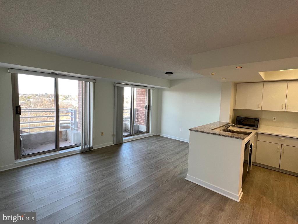 1275 25TH STREET NW Unit: 711