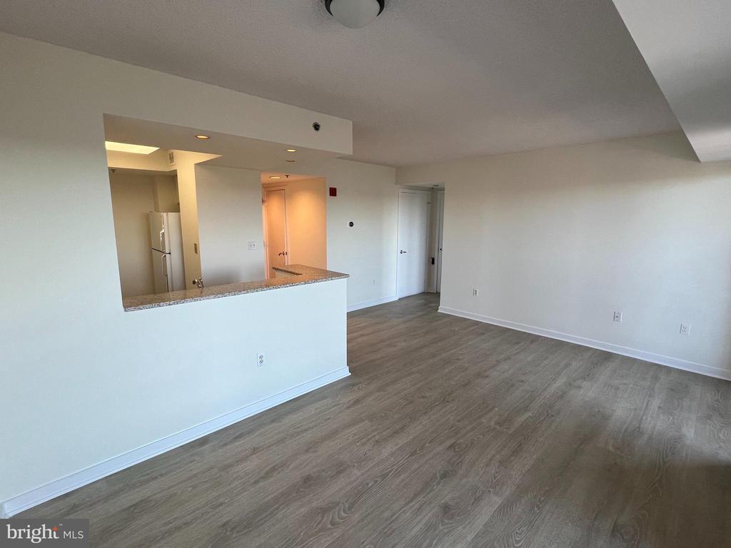 1275 25TH STREET NW Unit: 711