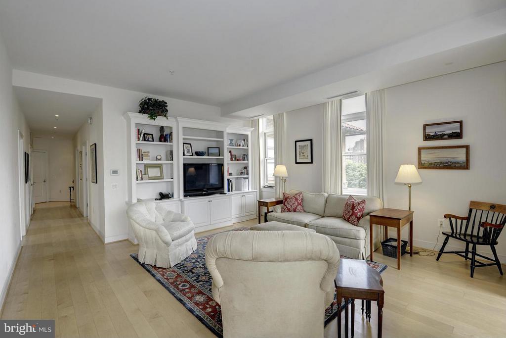 2425 L ST NW #415